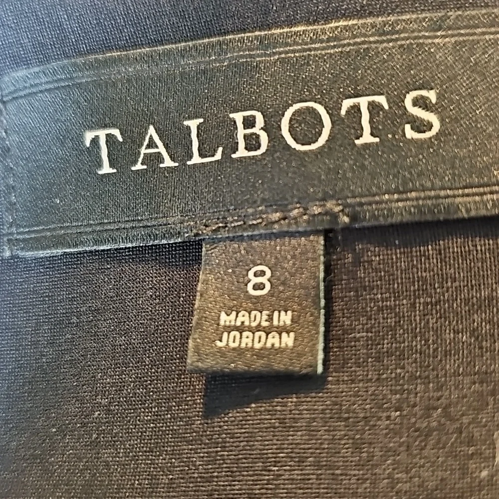 Talbots Black Pencil Skirt. Size 8. Rear Zipper. 87% Wool‎ 9%nylon 4% Spandex